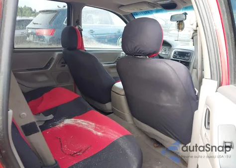 2001 Jeep Grand Cherokee Laredo z USA, uszkodzony, nr VIN 1J4GW48S41C593270